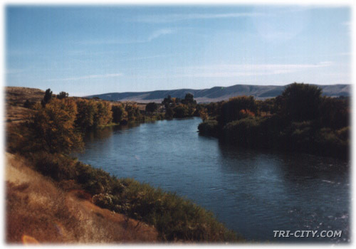 The Yakima River skirts the Tri-Cities before joining the Columbia - 45k